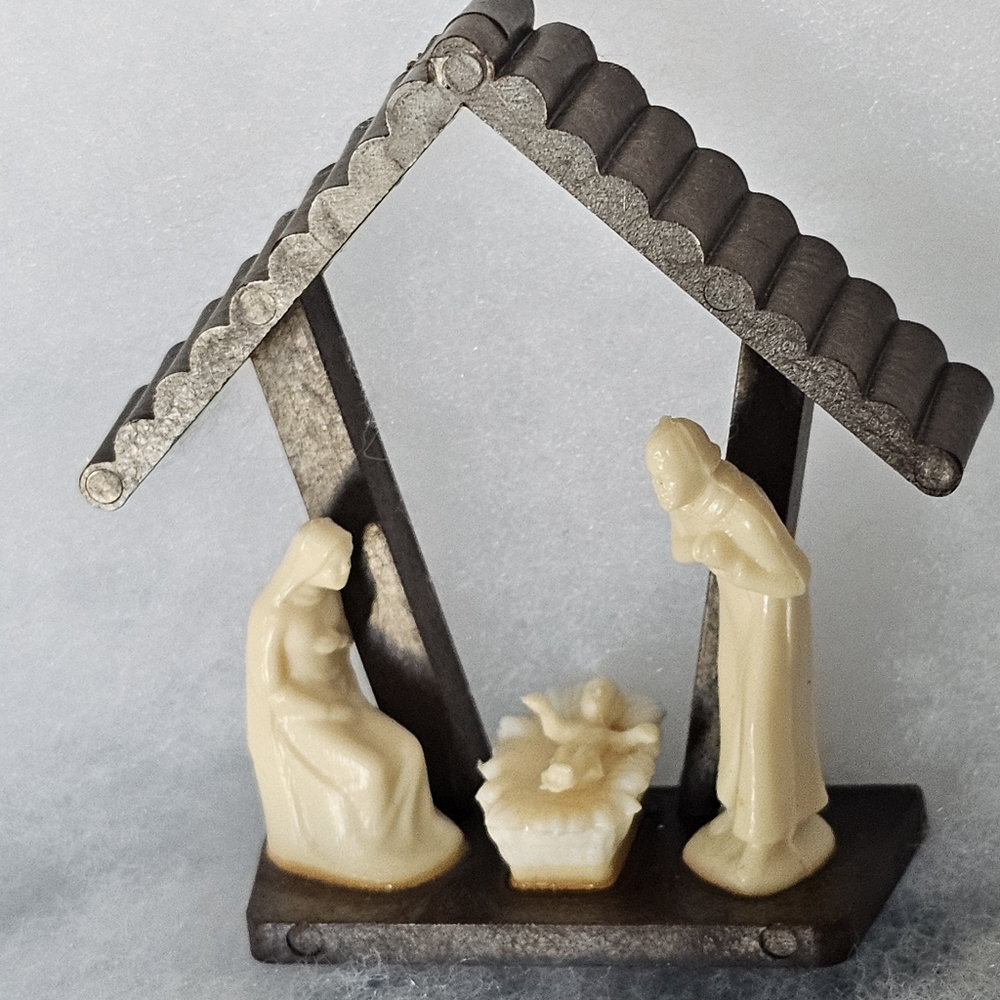 Nativity Figurine Ornament Plastic Mary Joseph Jesus Bethlehem Virgin Christmas